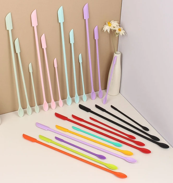 Spatule en silicone à manche l - Kitchen Gadgets Must Have avis et prix